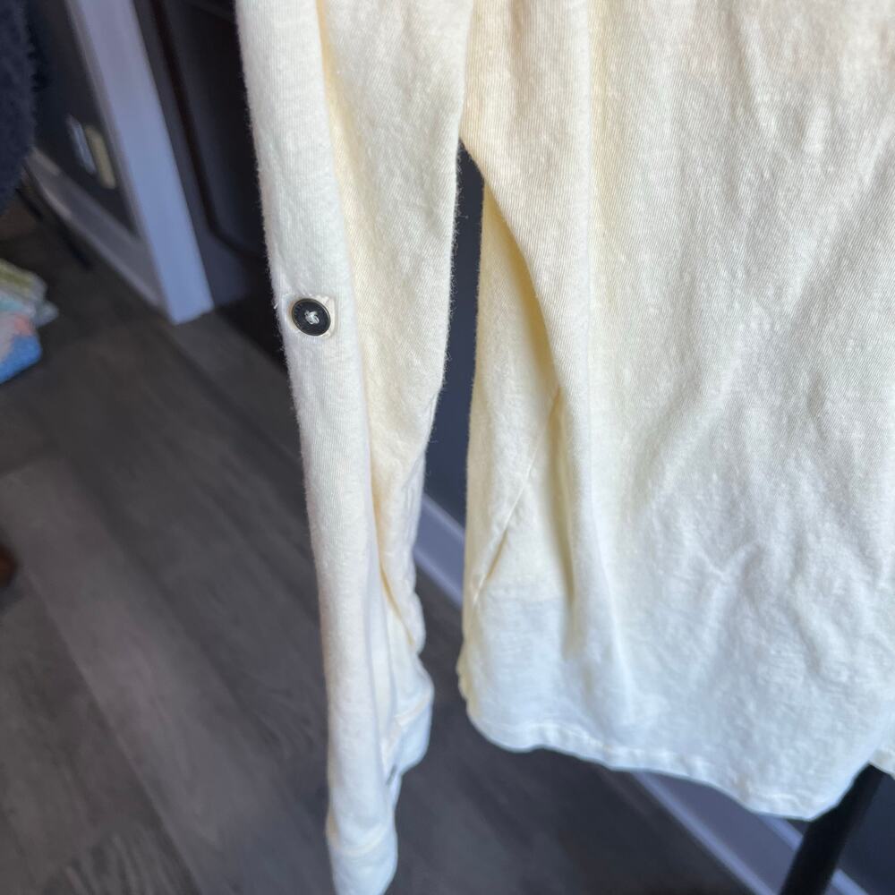 Carhartt Women's Yellow Button Down Shirt Top with Roll Tab Sleeves Size Large - Picture 6 of 8